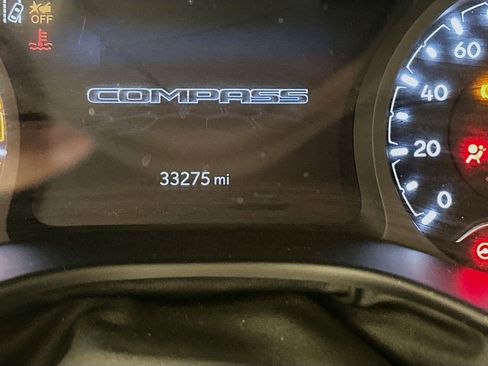 Used 2022 Jeep Compass Limited image 19