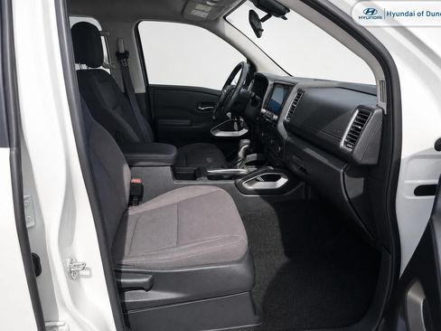 Used 2024 Nissan Frontier SV w/ Technology Package RWD image 11