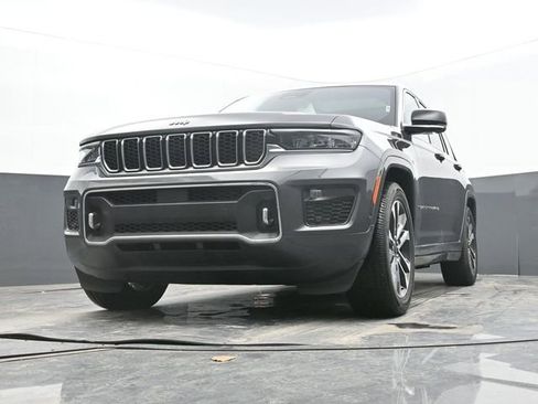 Used 2023 Jeep Grand Cherokee Overland w/ Luxury Tech Group IV image 56