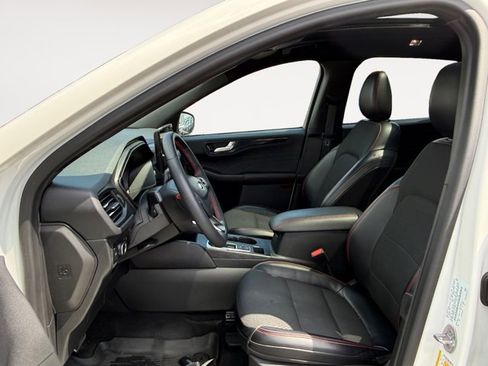 Used 2023 Ford Escape ST-Line w/ Tech Pack #1 AWD/4WD image 9