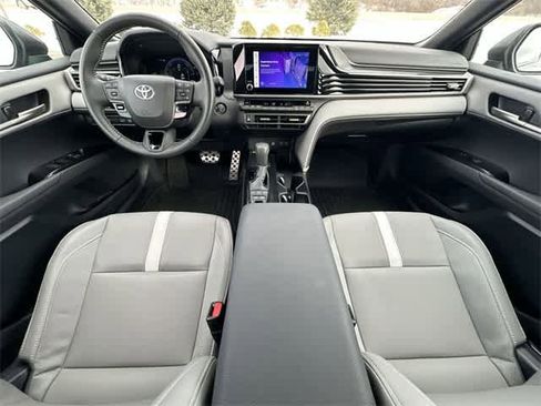 Used 2025 Toyota Camry SE image 19