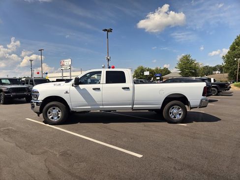 New 2026 RAM 2500 Tradesman w/ Chrome Appearance Group AWD/4WD image 10