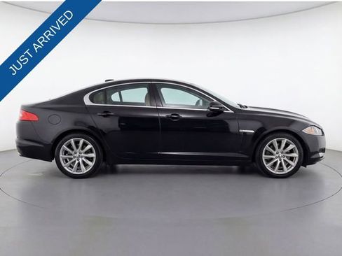 Used 2012 Jaguar XF image 10