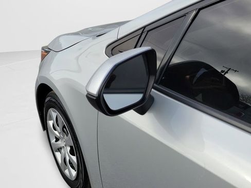 Used 2021 Toyota Corolla LE image 11
