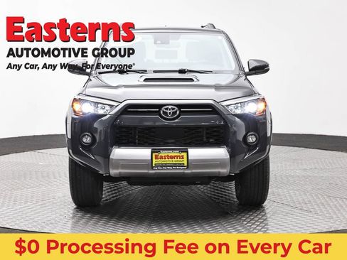 Used 2024 Toyota 4Runner TRD Off-Road Premium AWD/4WD image 2