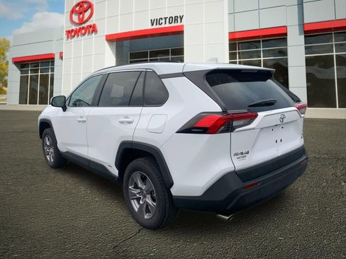 Used 2025 Toyota RAV4 XLE image 5