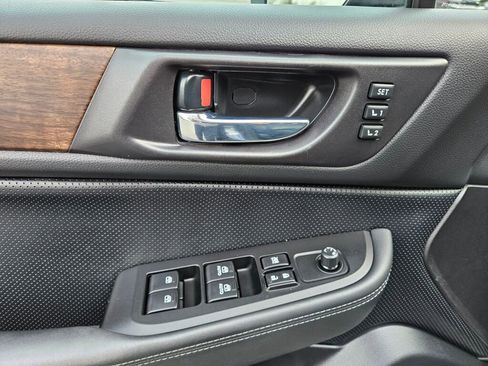 Used 2016 Subaru Outback 3.6R Limited image 19