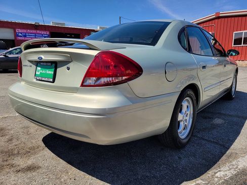Used 2006 Ford Taurus SE image 6