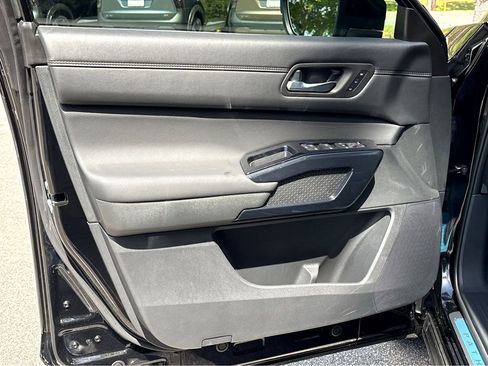 New 2026 Nissan Pathfinder Platinum w/ Accent Package FWD image 22