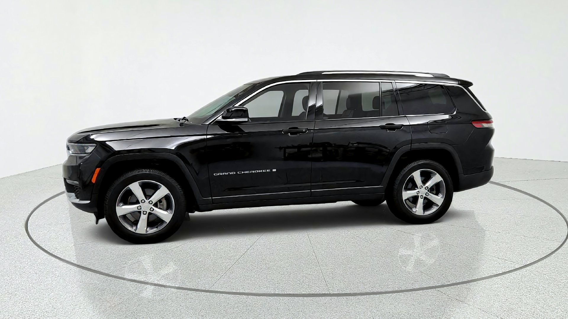 Used 2021 Jeep Grand Cherokee L Limited AWD/4WD image 2