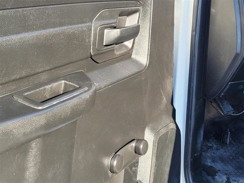 Used 2018 RAM 3500 Tradesman w/ Chrome Appearance Group image 23