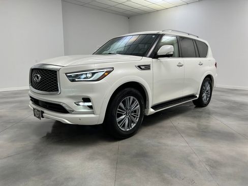 Used 2024 INFINITI QX80 Luxe image 3