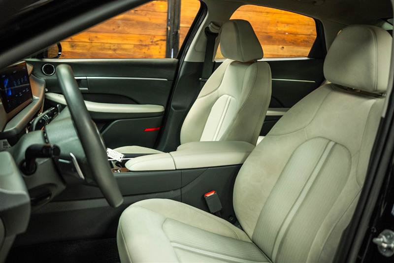 Used 2025 Hyundai Sonata SEL FWD image 9