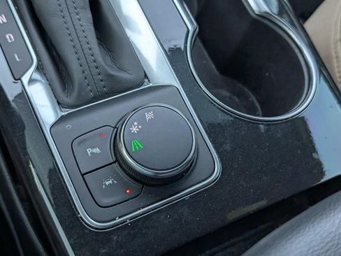 Used 2025 Chevrolet Blazer Premier FWD image 20