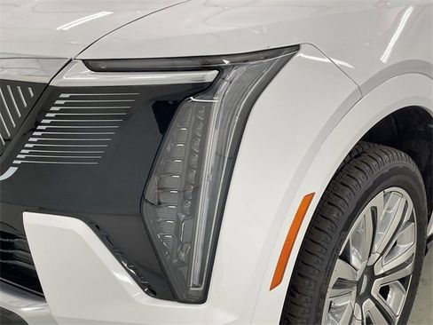 New 2025 Cadillac Escalade IQ Luxury 1 w/ LPO, Radiant Package image 15