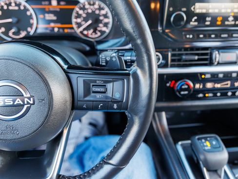 Used 2023 Nissan Pathfinder SL w/ Lighting Package (N92) image 28