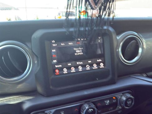 Used 2019 Jeep Wrangler Unlimited Sahara w/ Safety Group AWD/4WD image 5