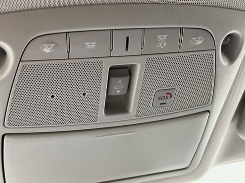 Used 2019 Nissan Pathfinder Platinum image 28