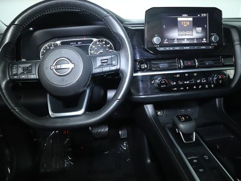 Certified 2025 Nissan Pathfinder SV FWD image 27