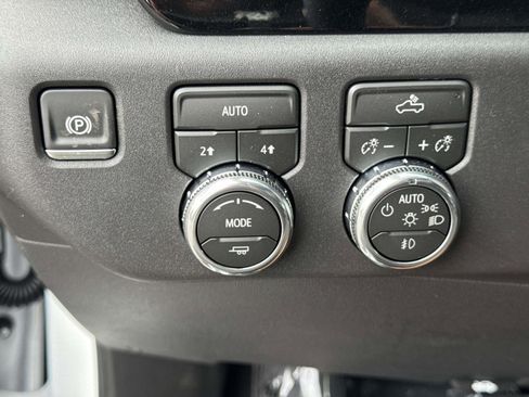 New 2026 GMC Sierra 1500 Elevation image 18