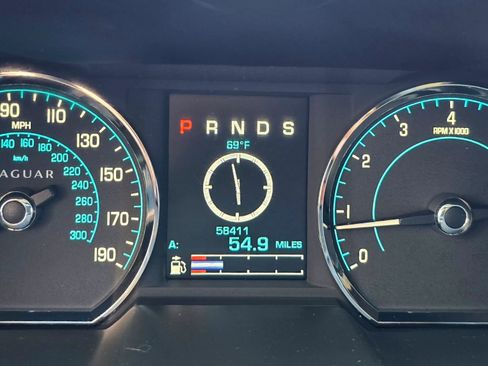 Used 2013 Jaguar XF RWD image 25