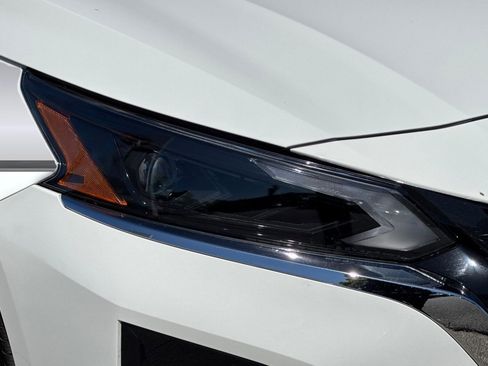 Used 2025 Nissan Altima 2.5 SV image 9