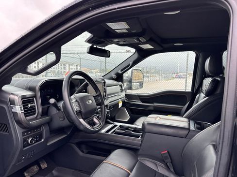 Used 2024 Ford F350 Platinum w/ Tremor Off-Road Package AWD/4WD image 9