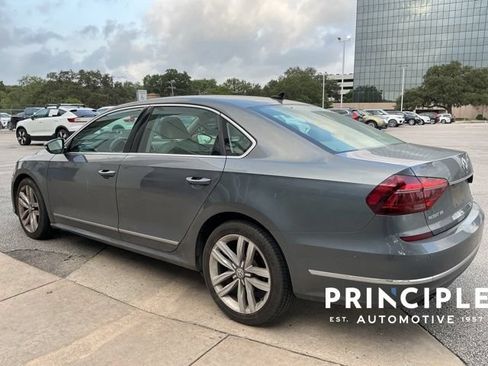 Used 2017 Volkswagen Passat 1.8T SEL Premium FWD image 4