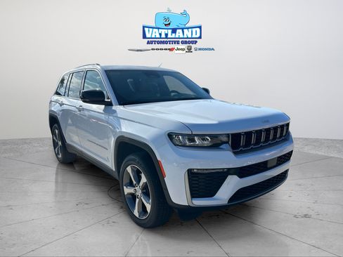 Certified 2026 Jeep Grand Cherokee Limited w/ Trailer Tow Package AWD/4WD image 7