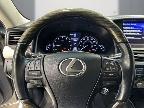 Used 2017 Lexus LS 460 w/ Comfort Package RWD image 22
