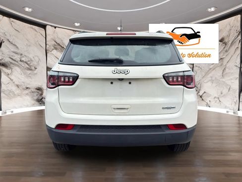 Used 2018 Jeep Compass Latitude w/ Popular Equipment Group AWD/4WD image 6