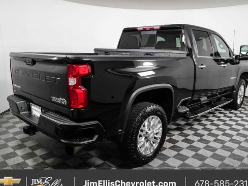 Used 2022 Chevrolet Silverado 2500 High Country w/ Z71 Off-Road Package AWD/4WD image 3