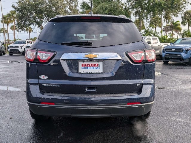 Used 2017 Chevrolet Traverse LT w/ Style and Technology Package FWD image 4