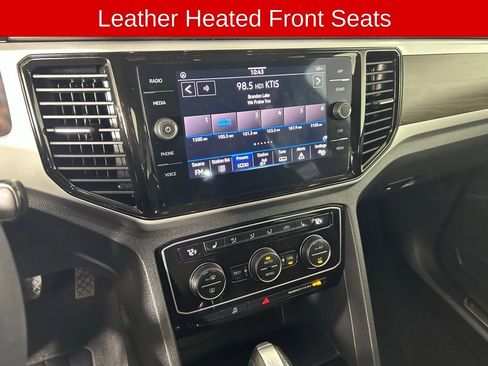 Used 2023 Volkswagen Atlas SE image 3