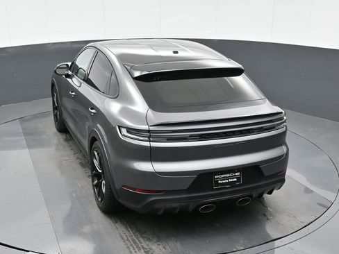 Certified 2025 Porsche Cayenne GTS AWD/4WD image 28