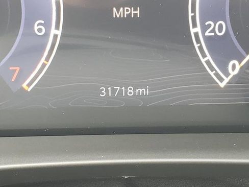 Used 2022 Jeep Grand Cherokee Limited image 32