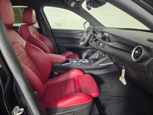 Used 2023 Alfa Romeo Stelvio Sprint RWD image 31
