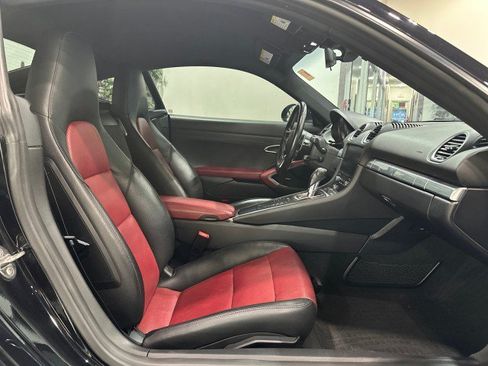 Used 2019 Porsche 718 Cayman RWD image 46
