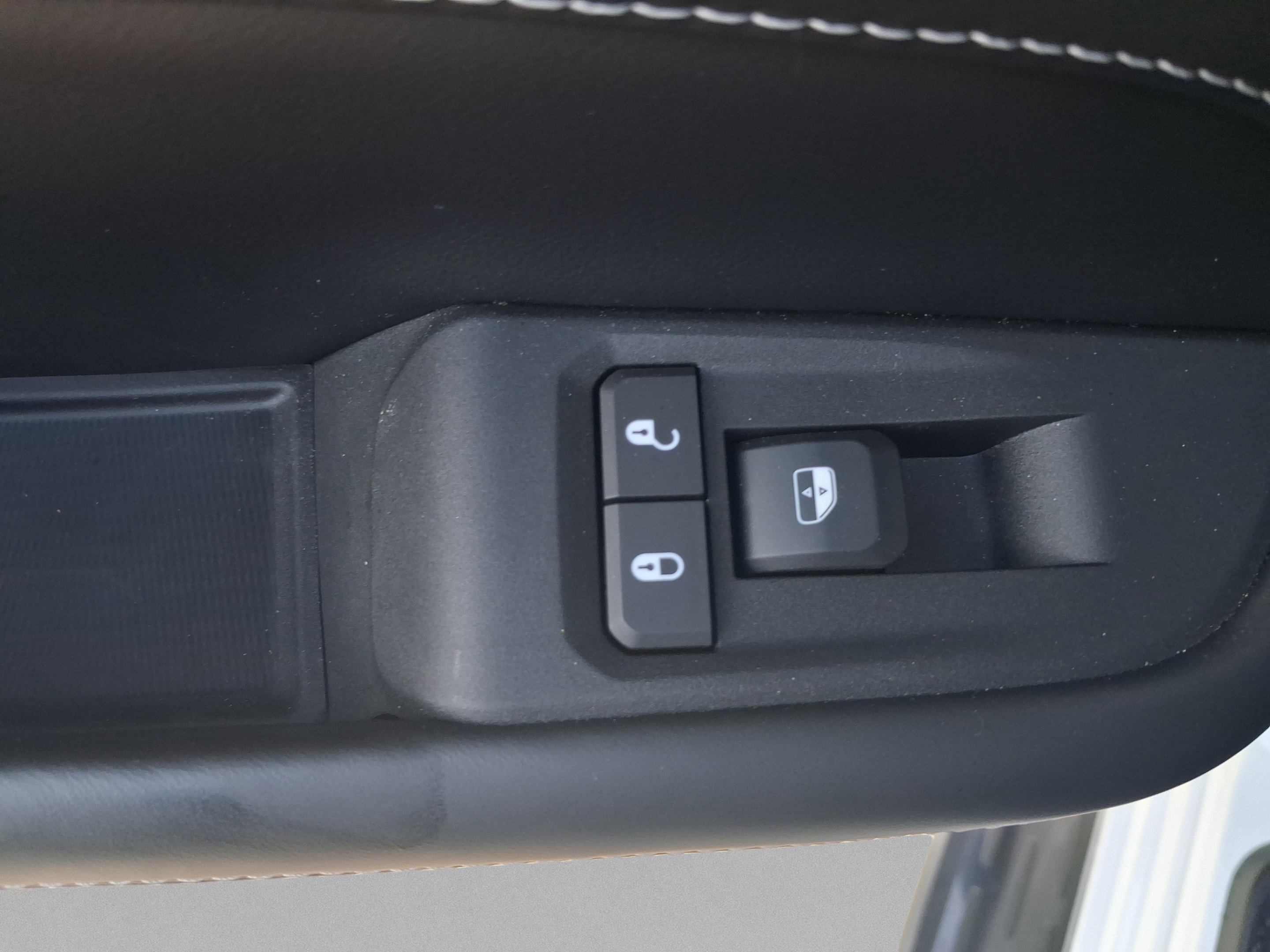 Used 2026 Jeep Grand Cherokee L Limited AWD/4WD image 26
