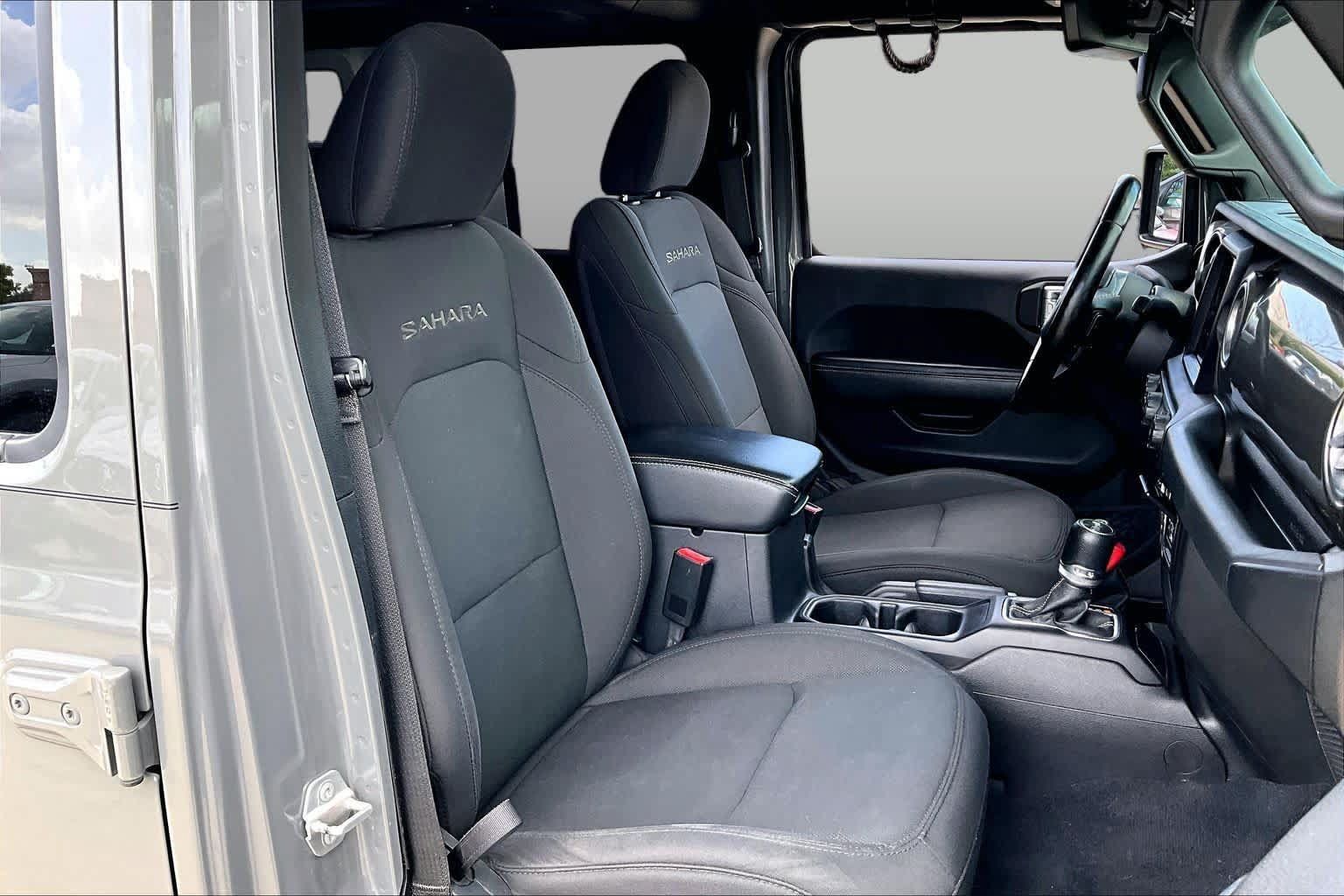 Used 2020 Jeep Wrangler Unlimited Sahara AWD/4WD image 9