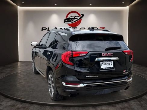 Used 2019 GMC Terrain Denali w/ Advanced Safety Package FWD image 3