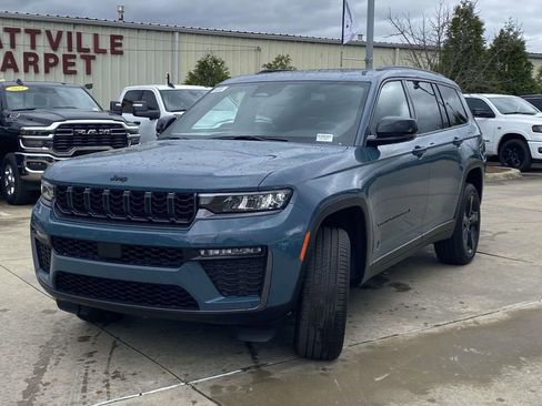 New 2026 Jeep Grand Cherokee L Limited RWD image 33