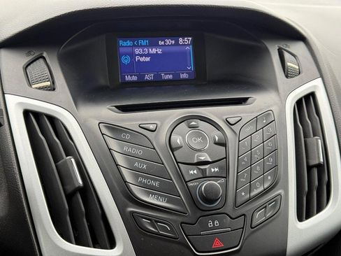 Used 2013 Ford Focus SE w/ SE Winter Pkg image 18