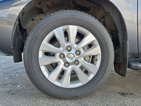 Used 2020 Toyota Sequoia Platinum AWD/4WD image 26
