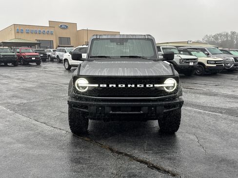 New 2025 Ford Bronco Badlands image 3