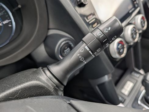 Used 2018 Subaru Forester 2.5i Touring AWD/4WD image 31