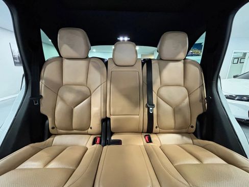 Used 2017 Porsche Cayenne Platinum Edition w/ Premium Package (PJV) image 23