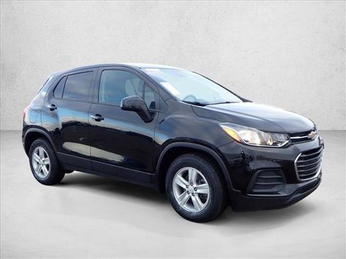 Used 2021 Chevrolet Trax LS w/ Tint and Cruise Package image 6