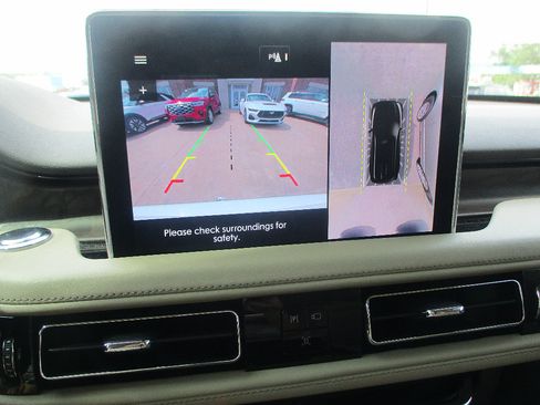 Used 2023 Lincoln Aviator Reserve w/ Elements Package Plus AWD/4WD image 8