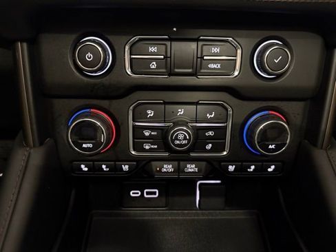 Used 2023 Chevrolet Tahoe High Country w/ Advanced Technology Package image 44